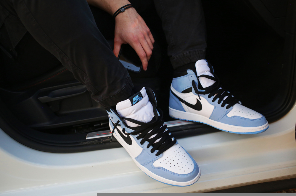 NIKE YOUNG