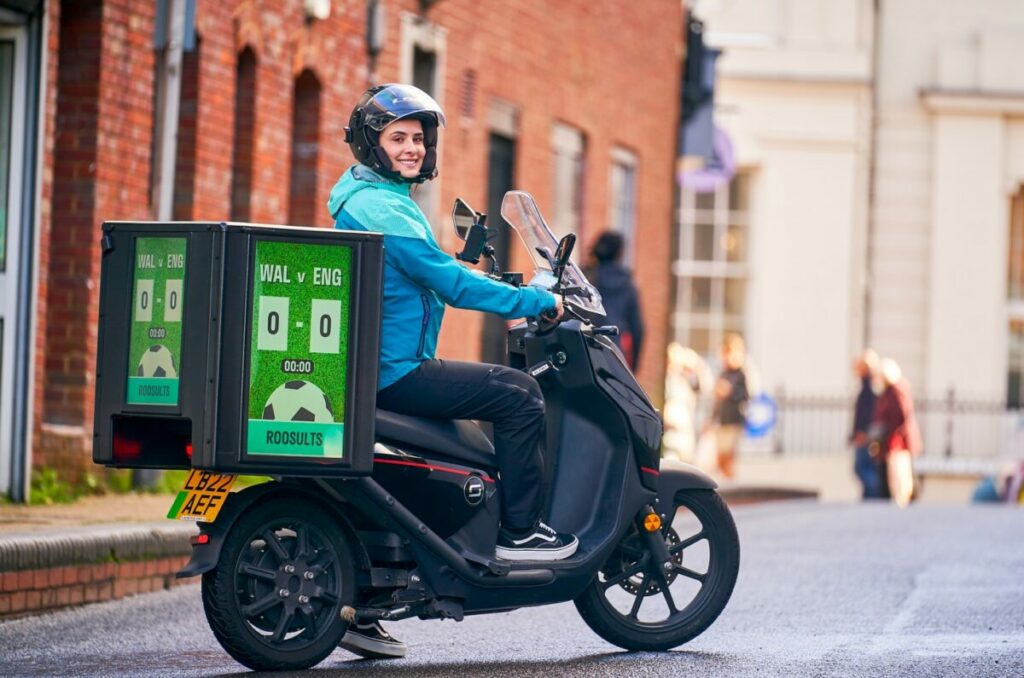 Deliveroo is set to put live World Cup scores on the sides of its drivers' delivery boxes to provide updates to people unable to watch the games.