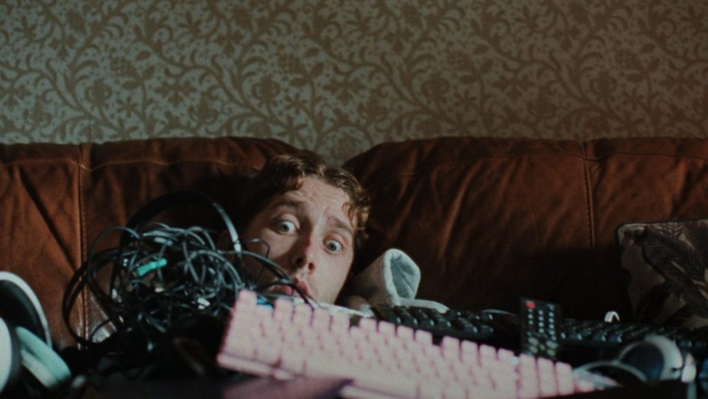 EE is aiming to simplify the often confusing worlds of technology and gaming for UK households with the launch of an all-new brand campaign.  